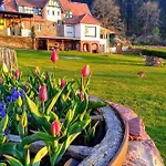 Kleine Milchbar Barrierefrei In Den Bergen Auf Dem Hof Grindelborn Daire Mürlenbach