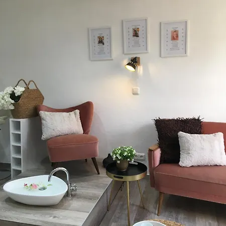 Kleine Milchbar Barrierefrei In Den Bergen Auf Dem Hof Grindelborn *